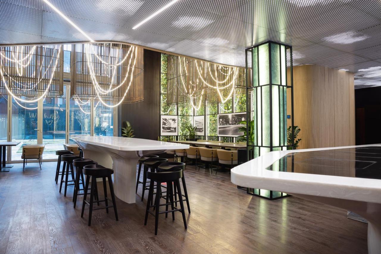 Novotel Living Almaty Jetisu Esterno foto