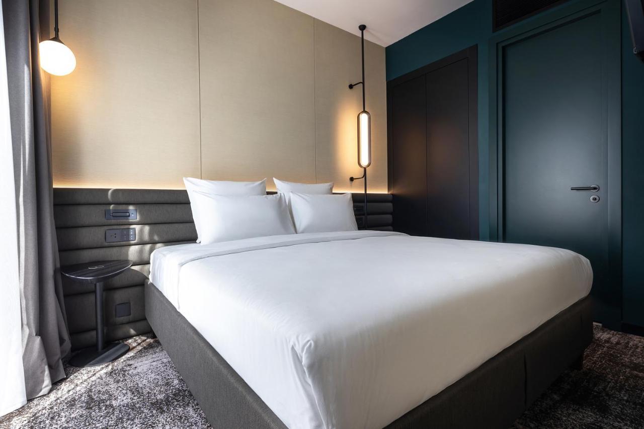 Novotel Living Almaty Jetisu Esterno foto