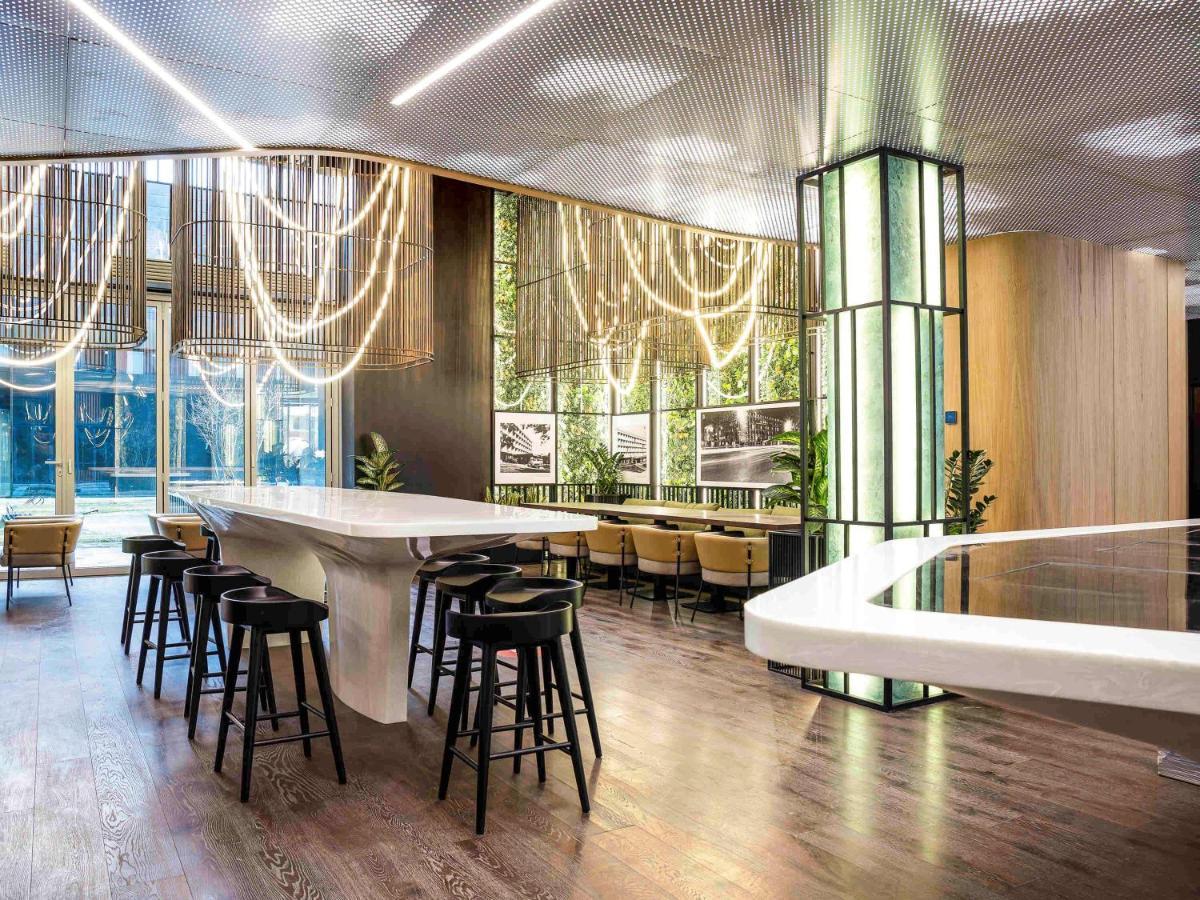 Novotel Living Almaty Jetisu Esterno foto