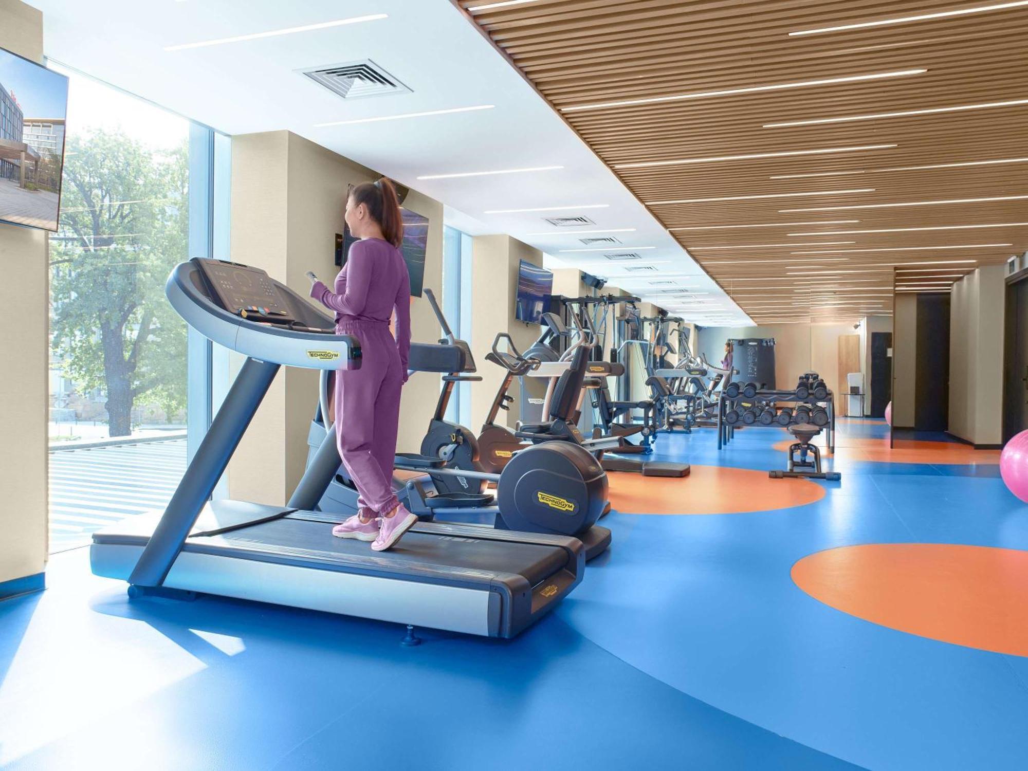 Novotel Living Almaty Jetisu Esterno foto