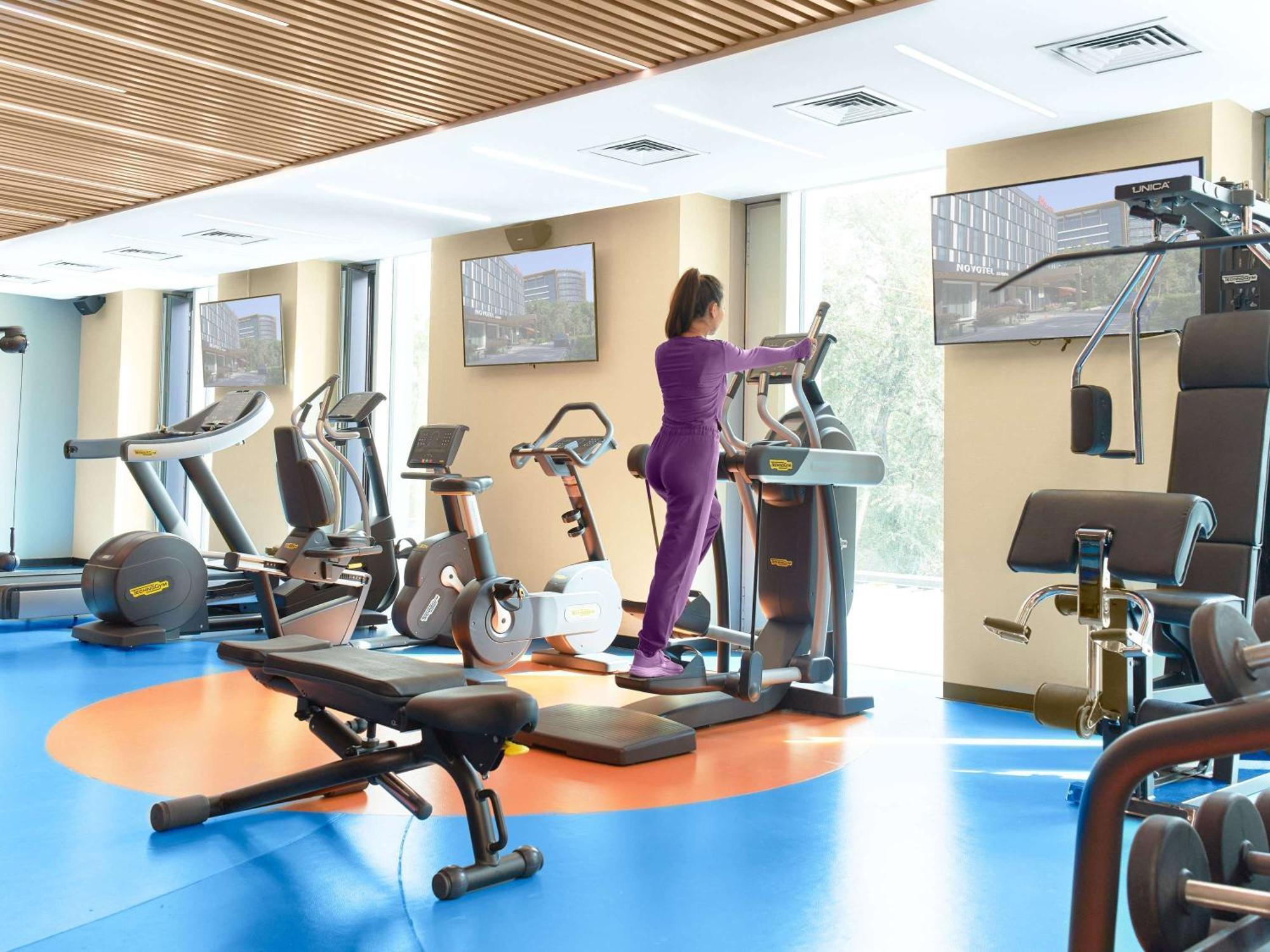 Novotel Living Almaty Jetisu Esterno foto